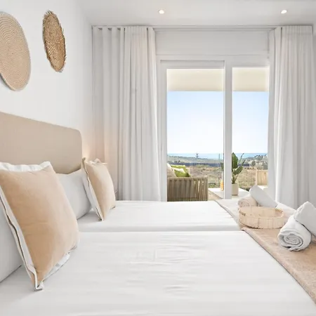 Alcazaba Lagoon Retreat For 4 Estepona